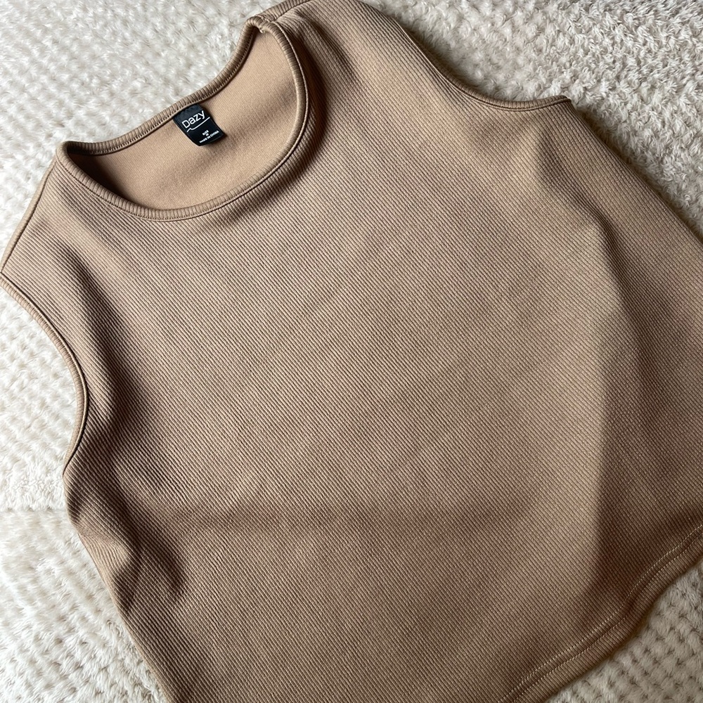 DAZY | Tan Crop Tank